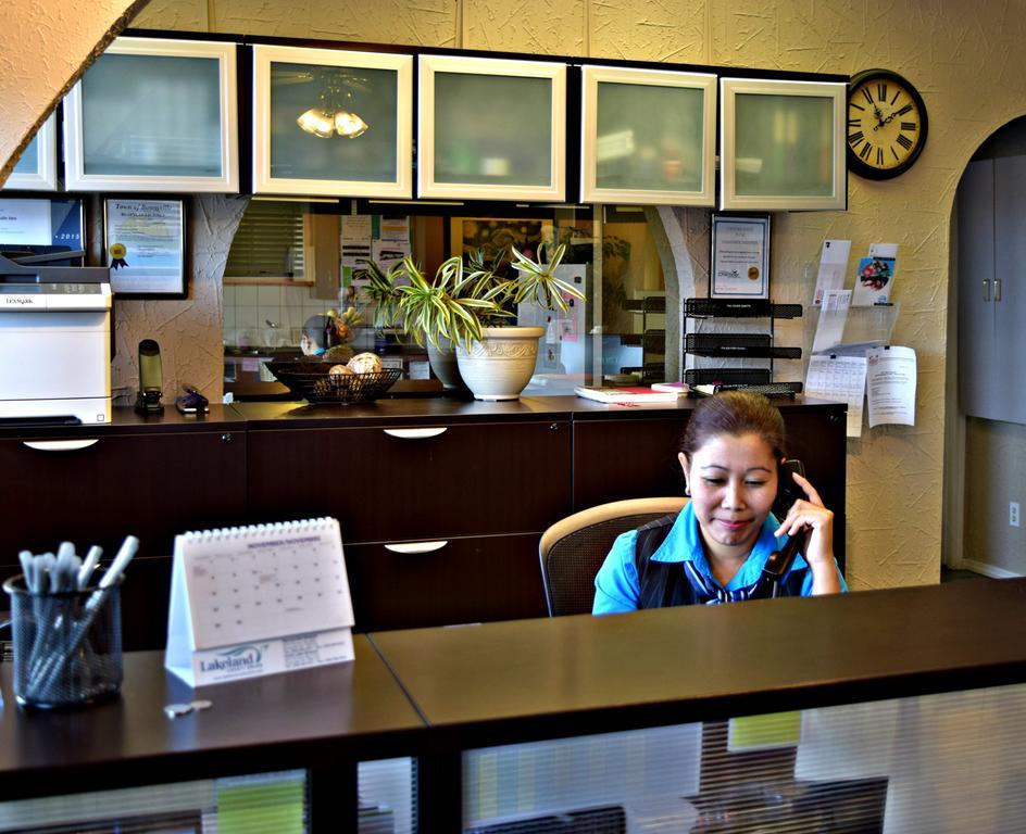 Centre Suite Inns Motel Bonnyville Esterno foto